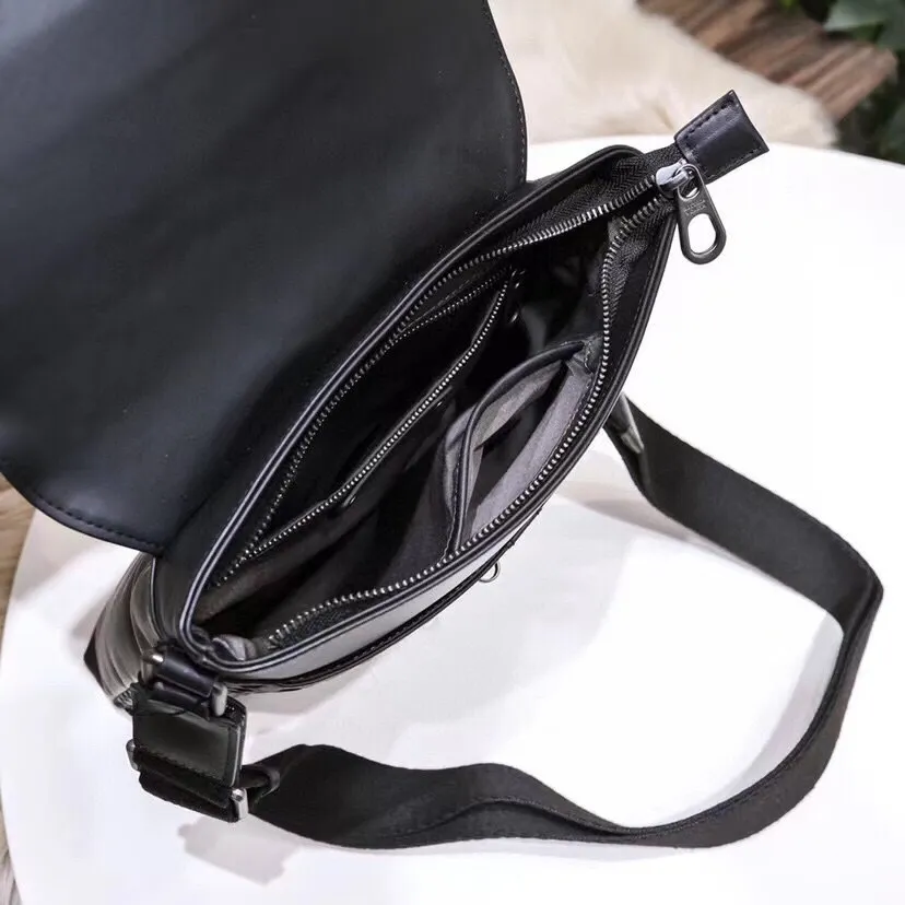 All categories 💚 Top version men’s bags 💚 BV 2024 new BV crossbody bag